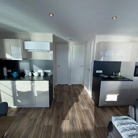 Botel Hausboot Auszeit - Lp11